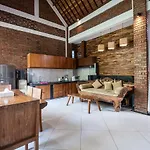 S Villa