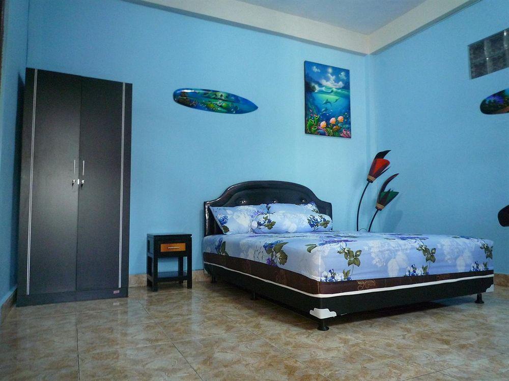 S Villa *