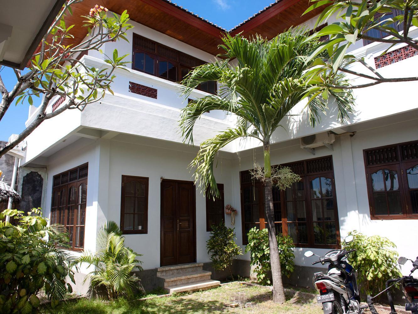 S Villa *