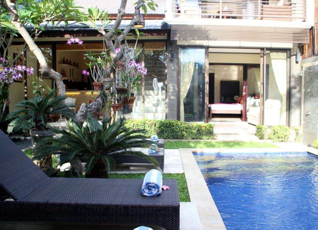Villa S