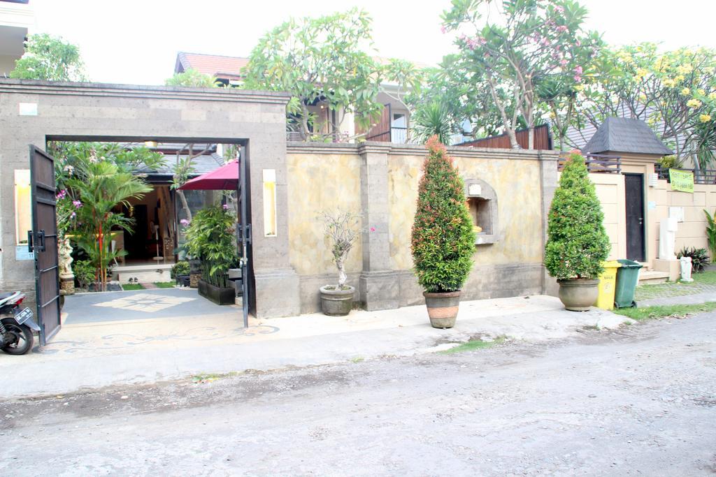 Villa S