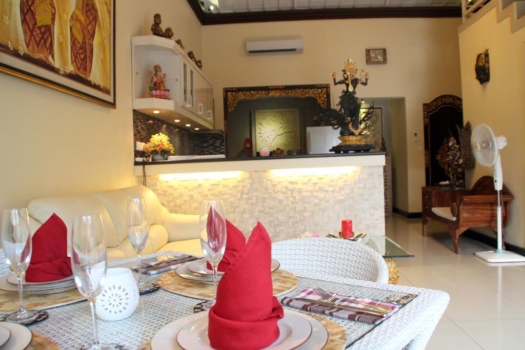 Villa S