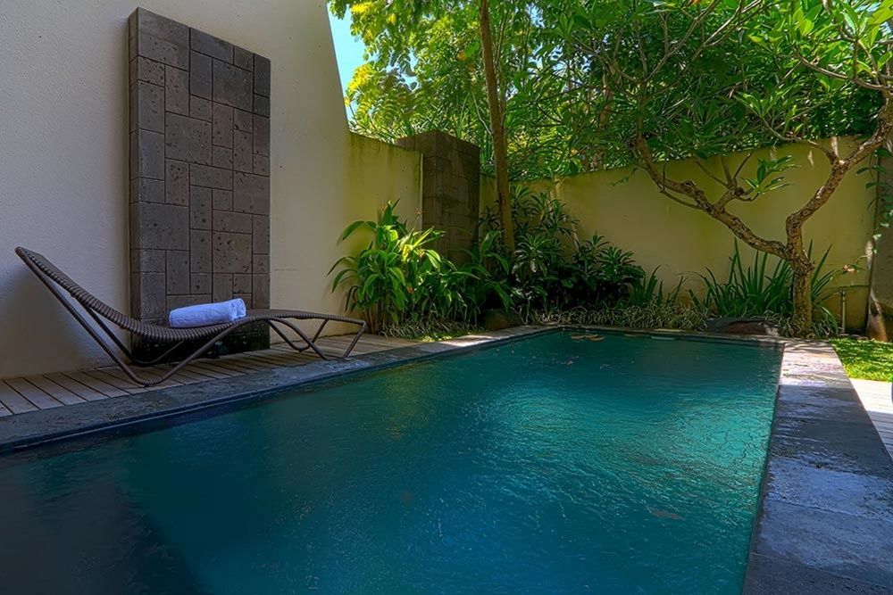 S Villa *